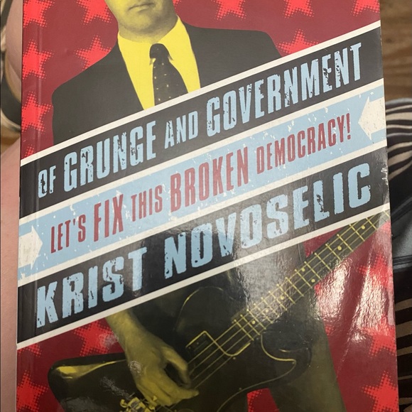 Of Grunge And Government Paperback Book with autograph by Krist Novoselic - Picture 10 of 11